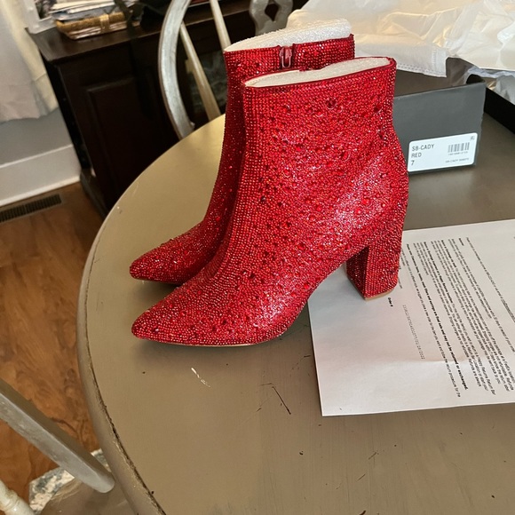 Red Betsy Johnson shoes. NEVER WORN!!! - Picture 4 of 4